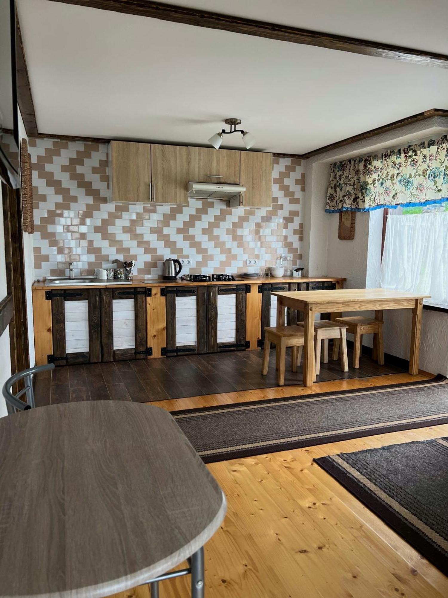 Готельно-Ресторанний Комплекс Кичера Volovets Exterior foto
